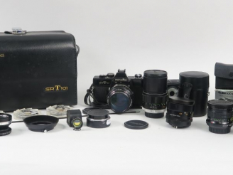 Vente aux enchères MINOLTA SRT101 n°1855112 avec cinq objectifs : Objectif MINOLTA MC ROK