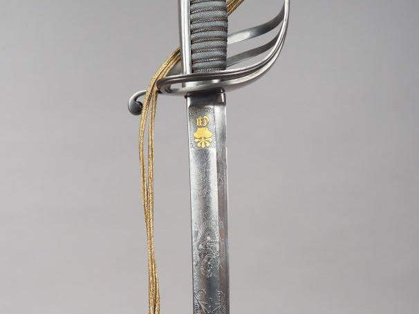 Sabre d’officier de cavalerie de luxe, lame en damas, gravure à l’acid