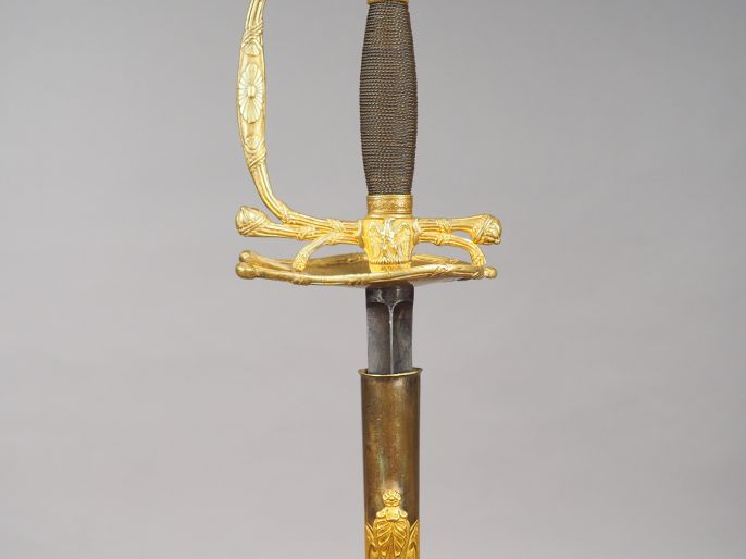 Epée d’officier des cent-gardes. Belle lame de section triangulaire à 