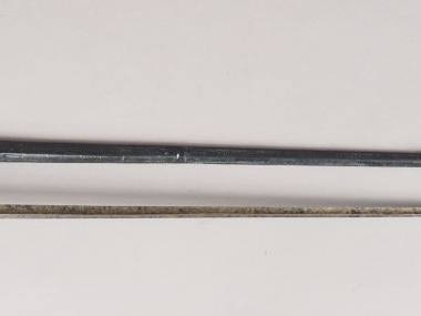Epée d’officier des cent-gardes. Belle lame de section triangulaire à 