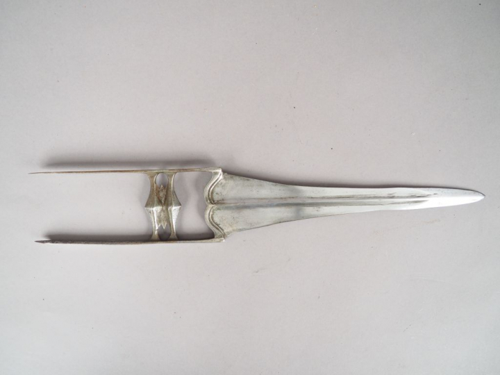 Poignard indien Katar (Inde du nord) milieu XIXème , lame renflée à sa