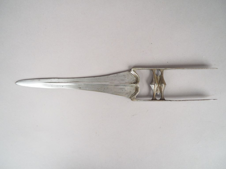 Poignard indien Katar (Inde du nord) milieu XIXème , lame renflée à sa