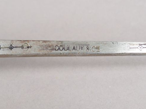 Canne épée, lame à quatre pans marquée Kligenthal et Doulaux   Cie. Po