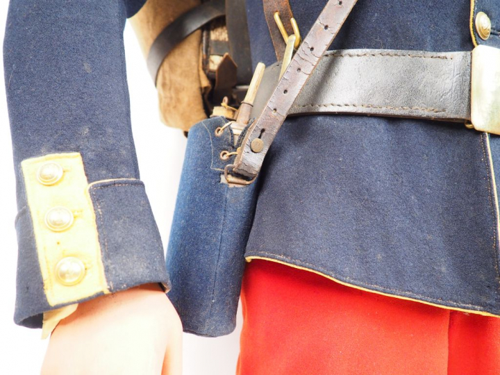 Mannequin ancien en uniforme de voltigeur du 54ème régiment d’infanter