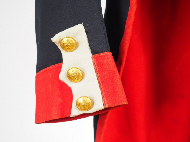 Habit de grande tenue d’un officier subalterne des grenadiers de la Ga