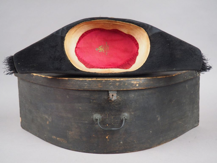 Beau bicorne des enregistrements et domaines impériaux (Second Empire)