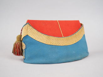 Vente aux enchères Rare bonnet de police de cent-gardes, modèle 1857 construit en drap ga