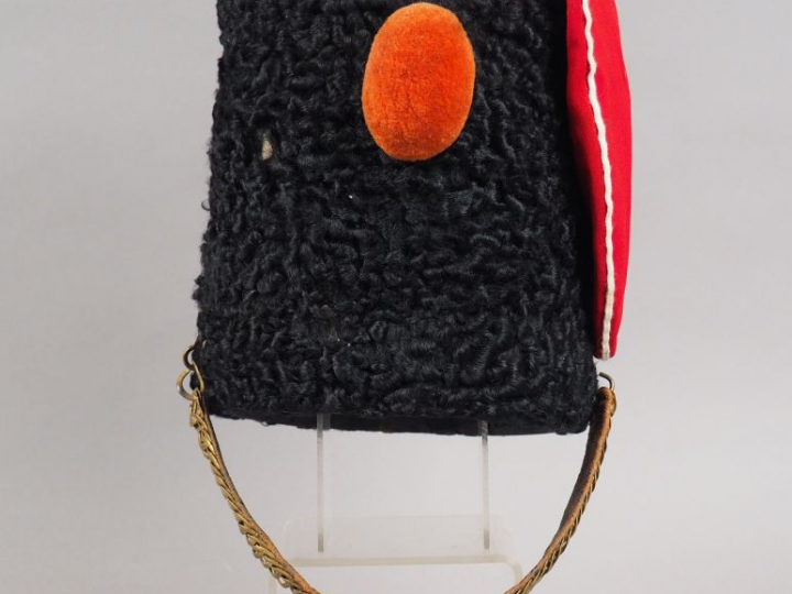 Talpak troupe de hussard Second Empire, fût habillé d’astrakan noir, c