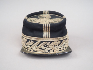 Vente aux enchères Belle casquette de préfet époque Second Empire, coiffe en drap bleu om