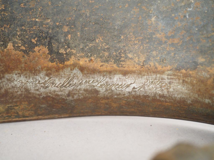 Dos de cuirasse troupe modèle 1858, marquage dans la jupe « Manufactur