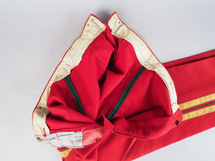 Pantalon d’officier de dragon du Second Empire.