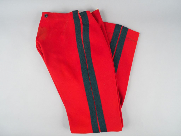 Pantalon droit d’officier d’infanterie garance, double bande vert empi