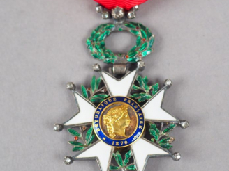 Vente aux enchères Belle étoile de Chevalier de la Légion d’Honneur époque Troisième Répu