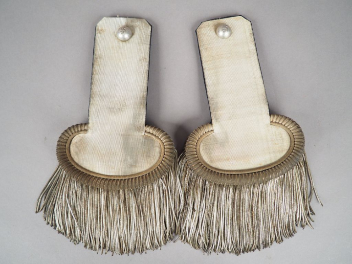 Paire d’épaulettes de capitaine Second Empire, bouton hémisphérique ar