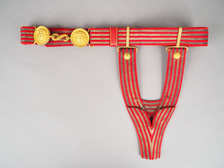Ceinturon d’Officier Général en cuir rouge au revers, avers à décor d’