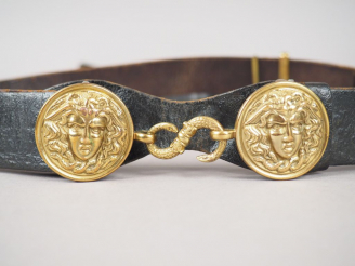 Vente aux enchères Ceinturon d’Officier de petite tenue en cuir noir, avec ses attaches p