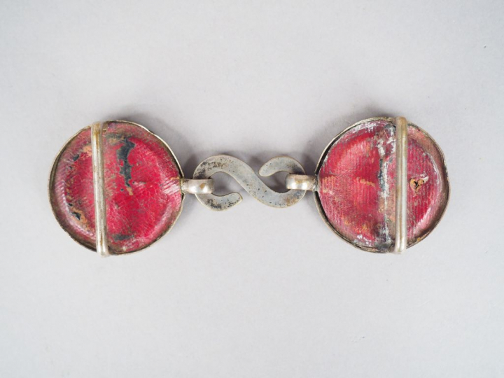 Boucle agrafe de ceinturon porte épée en bronze argenté, aigles non co