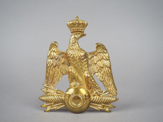 Vente aux enchères Plaque de Shako d’officier des chasseurs de la Garde impériale au règl