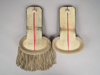 Vente aux enchères Epaulette et contre épaulette de lieutenant Garde Nationale, corps arg