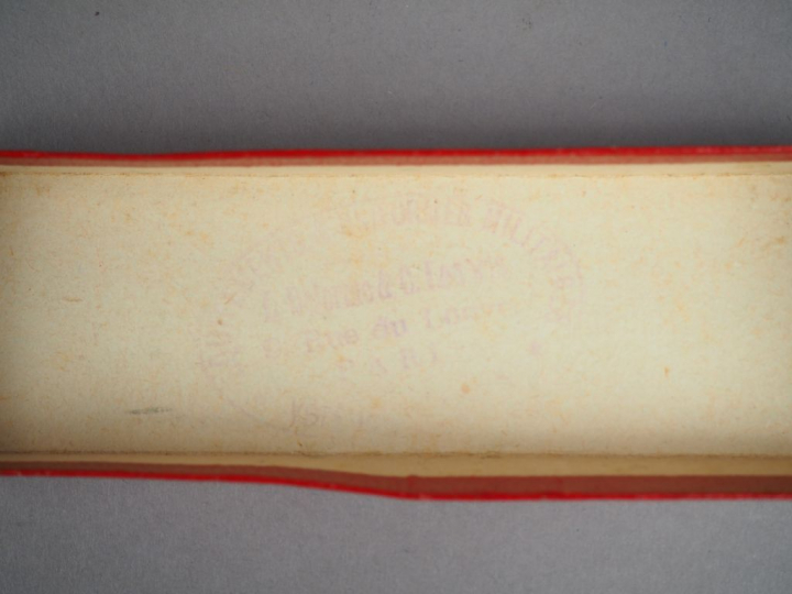 Lot de trois dragonnes de sabre d’officier, gland en tressage de canet