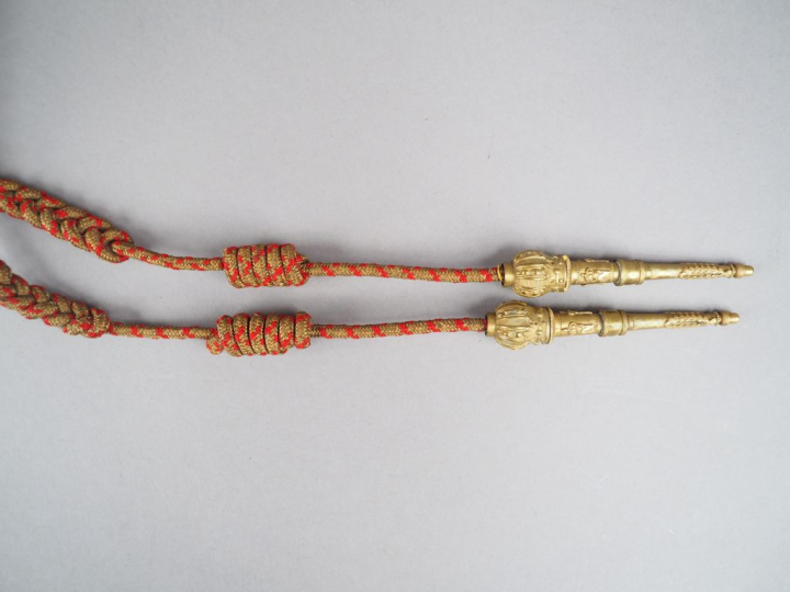 Belle aiguillettes en tressage partiel à deux brins de passementerie d