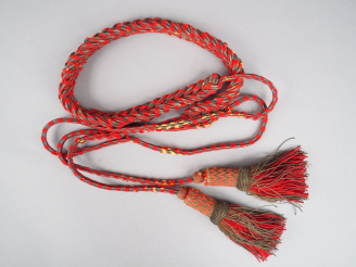 Vente aux enchères Elément de cordon (trompette Cent-gardes) tressage de canetille argent