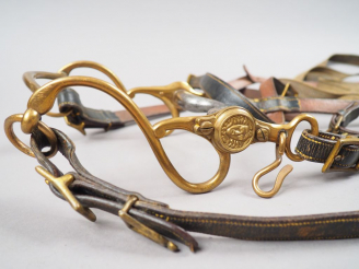 Vente aux enchères Ensemble du harnachement de sellerie en cuir d’officier Troisième Répu