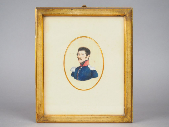 Ecole française XIXème  « Portrait d’officier » Peinture sur soie en m