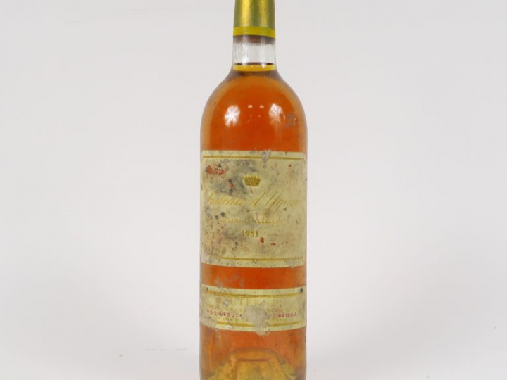 1 BOUTEILLE CHÂTEAU D'YQUEM 1er CCS SAUTERNES - 1981 - BG+/EA/ES