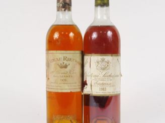 Vente aux enchères 2 BOUTEILLES 1er CC SAUTERNES : 1 CHÂTEAU RIEUSSEC 1970 MEP - 1 CHÂTEA