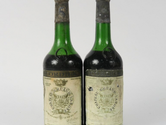 Vente aux enchères 2 BOUTEILLES CHÂTEAU GRUAUD LAROSE GCC ST JULIEN - 1970 - 5.5 CM/7 CM/