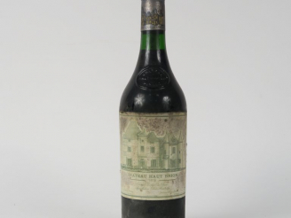 Vente aux enchères 1 BOUTEILLE CHÂTEAU HAUT BRION 1er GCC GRAVES - 1975 - 2 CM/EF