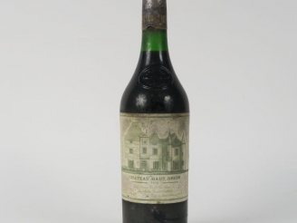 Vente aux enchères 1 BOUTEILLE CHÂTEAU HAUT BRION 1er GCC GRAVES - 1975 - 2.5 CM/EF