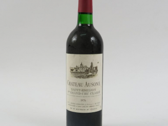 Vente aux enchères 1 BOUTEILLES CHÂTEAU AUSONE 1er GCC ST EMILION - 1976 - BG+