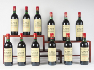 Vente aux enchères 12 BOUTEILLES CHÂTEAU LYONNAT LUSSAC ST EMILION - 1978 - 11 BG/1 HEP