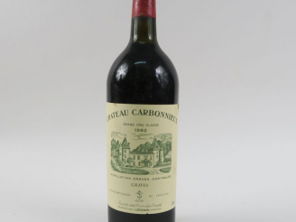 Vente aux enchères 1 MAGNUM CHÂTEAU CARBONNIEUX GCC GRAVES - 1982 - CBO - LB