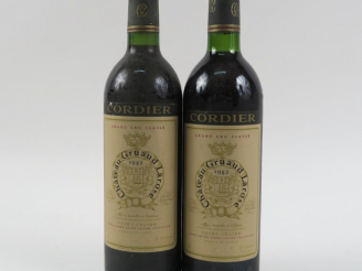 Vente aux enchères 2 BOUTEILLES CHÂTEAU GRUAUD LAROSE GCC ST JULIEN - 1982 - BG+