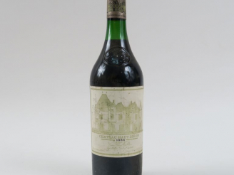 Vente aux enchères 1 BOUTEILLE CHÂTEAU HAUT BRION 1er GCC GRAVES - 1984 - 3 CM