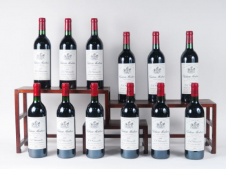 Vente aux enchères 12 BOUTEILLES CHÂTEAU MONTROSE GCC ST ESTÈPHE - 1988 - CBO - BG
