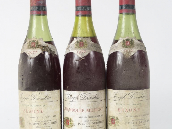 3 BOUTEILLES J. DROUHIN 1972 : 2 BEAUNE 5 CM/BS - 1 CHAMBOLLE MUSIGNY 
