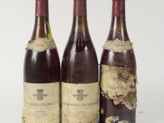 Vente aux enchères 3 BOUTEILLES LATRICIÈRES CHAMBERTIN GC LOUIS TRAPET - 1979 - 2 à 3 CM/
