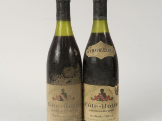 Vente aux enchères 2 BOUTEILLES CÔTE ROTIE 'GRANDE CUVÉE' M. CHAPOUTIER - 1 à 3.5 CM/1 à 