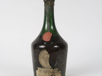 Vente aux enchères 1 VIEILLE BOUTEILLE BENEDICTINE D.O.M - EA