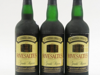 Vente aux enchères 3 BOUTEILLES RIVESALTES 'GRANDE RÉSERVE' LA ROUSSILLONNAISE  - 1977