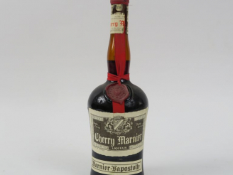 Vente aux enchères 1 BOUTEILLE CHERRY MARNIER TRIPLE CERISE
