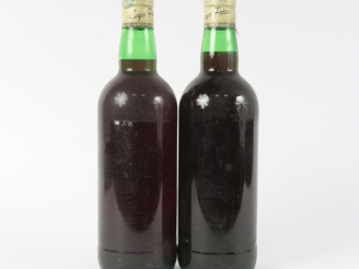 Vente aux enchères 2 BOUTEILLES RIVESALTES VIEUX CAZES FRÈRES - SE