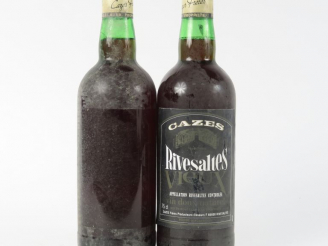 Vente aux enchères 2 BOUTEILLES RIVESALTES VIEUX CAZES FRÈRES - 1 SE