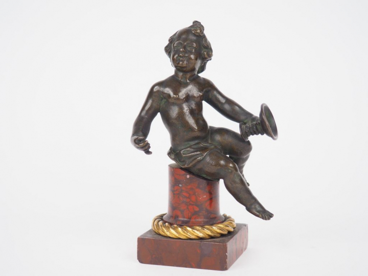 	Sujet XIXème en bronze à patine brune et marbre rouge (petites égrenu