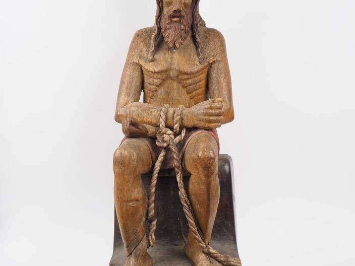 Christ aux liens en chêne sculpté avec traces de polychromie, dos creu