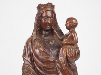 Vente aux enchères Sculpture fin XVIIème début XVIIIème en chêne sculpté. « Vierge à l’En